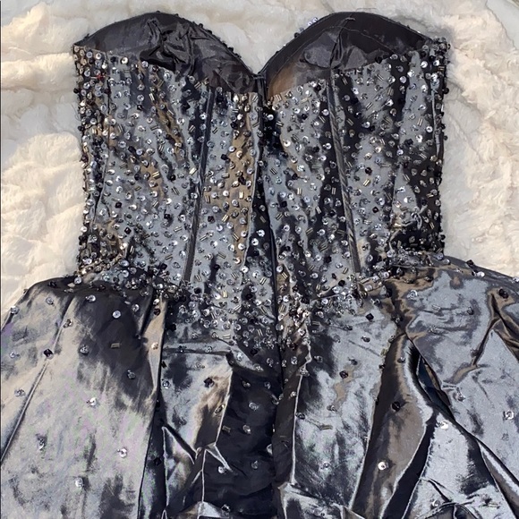 Fiesta prom dress - Picture 4 of 8